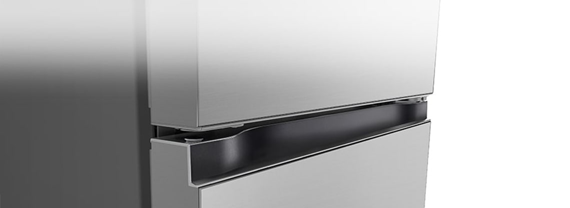 Elegantiško ir minimalaus dizaino kvadratinės kišenės rankenos iš arti.