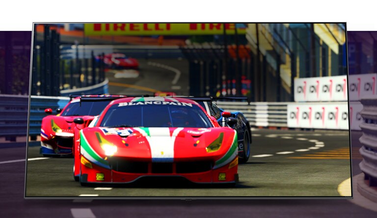 Didelis TV ekranas, kuriame rodomas peizažas iš didelio aukščio