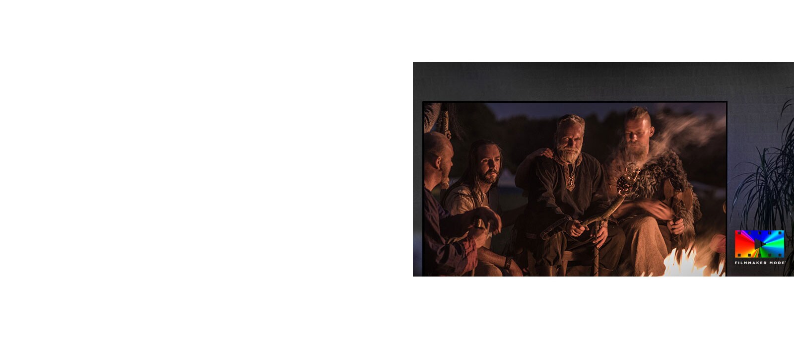 TV ekrane rodoma scena iš magiškosios fantastikos filmo ir „Filmmaker mode“ logotipas