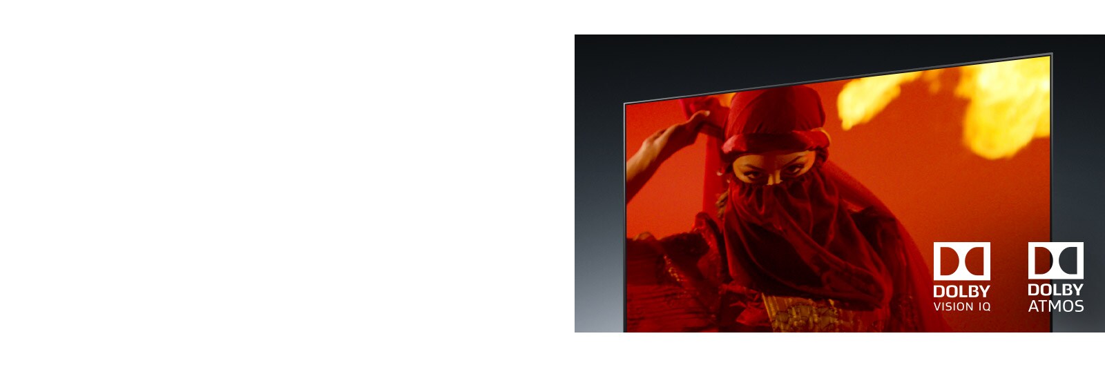 TV ekrane rodoma filmo scena su moters akimis stambiu planu