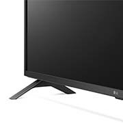 LG 65 colių UHD 4K televizorius 65UQ7000, Pagrindo vaizdas stambiu planu iš šono, 65UQ70003LB, thumbnail 6