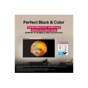 LG 83 colių LG OLED evo AI G5 4K išmanusis TV OLED83G5 2025, Svetainės erdvė su sieniniu LG OLED TV. TV ekrane – kalnų masyvas, kurio fone – žvaigždžių pilnas tamsus vakaro dangus. Ši scena perskirta per pusę, kad būtų matyti, kaip Perfect Black užtikrina tikrą, OLED83G51LW, thumbnail 7