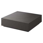 LG 77 col. Wallpaper TV LG OLED evo AI W6 4K išmanusis TV 2026 su bevieliu vaizdo ir garso perdavimu, LG OLED evo AI W6 Wallpaper TV (9&nbsp;mm storio) pastatytas priešais panoraminį langą, rodo ryškų saulėlydžio miesto vaizdą, kurio gyvybingos spalvos ir ryškios detalės pakylėja modernią svetainę., OLED77W69LA, thumbnail 17