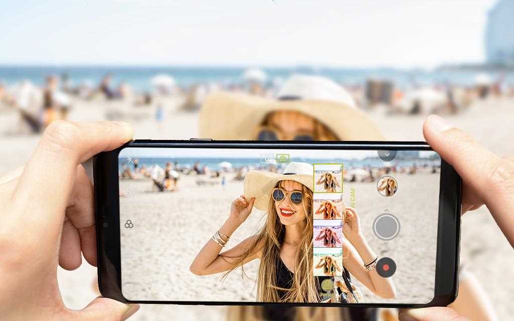 A girl is talking a picture in the beach with using AI cam feature of LG G7 ThinQ. 