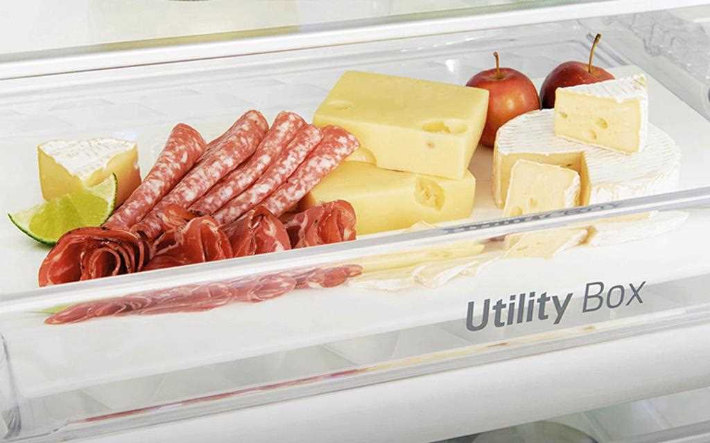 An image of cheese, jamón, and salami which can be freshly stored in utility box of LG InstaView Door-in-Door™ refrigerator.