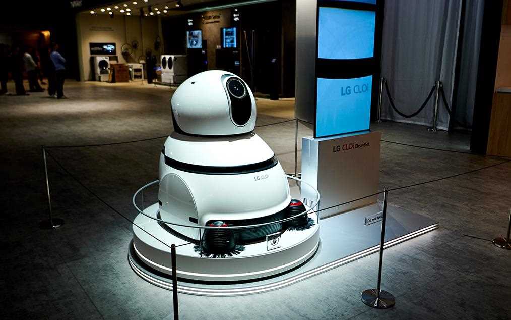 IFA 2018: CLOi CleanBot, on show at LG's AI-inspired exhibition