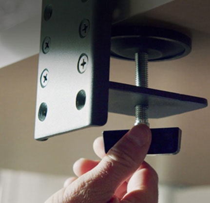 C veida stiprinājuma un pievilcēja izmantošana.