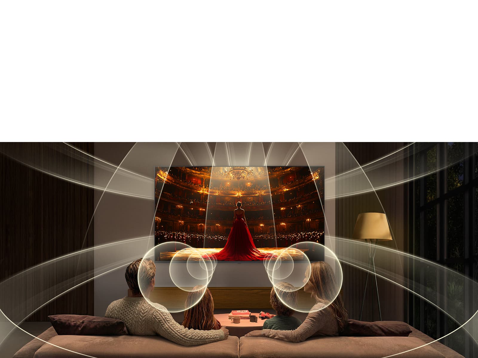 LG QNED evo AI QNED80 Mini LED ar Virtual 9.1.2 Ch piepilda modernu dzīvojamo telpu, kamēr ekrānā tiek rādīts operas priekšnesums, nodrošinot daudzvirzienu skaņu, kas aptver sēdvietu zonu un pastiprina aizraujošo efektu visā telpā.