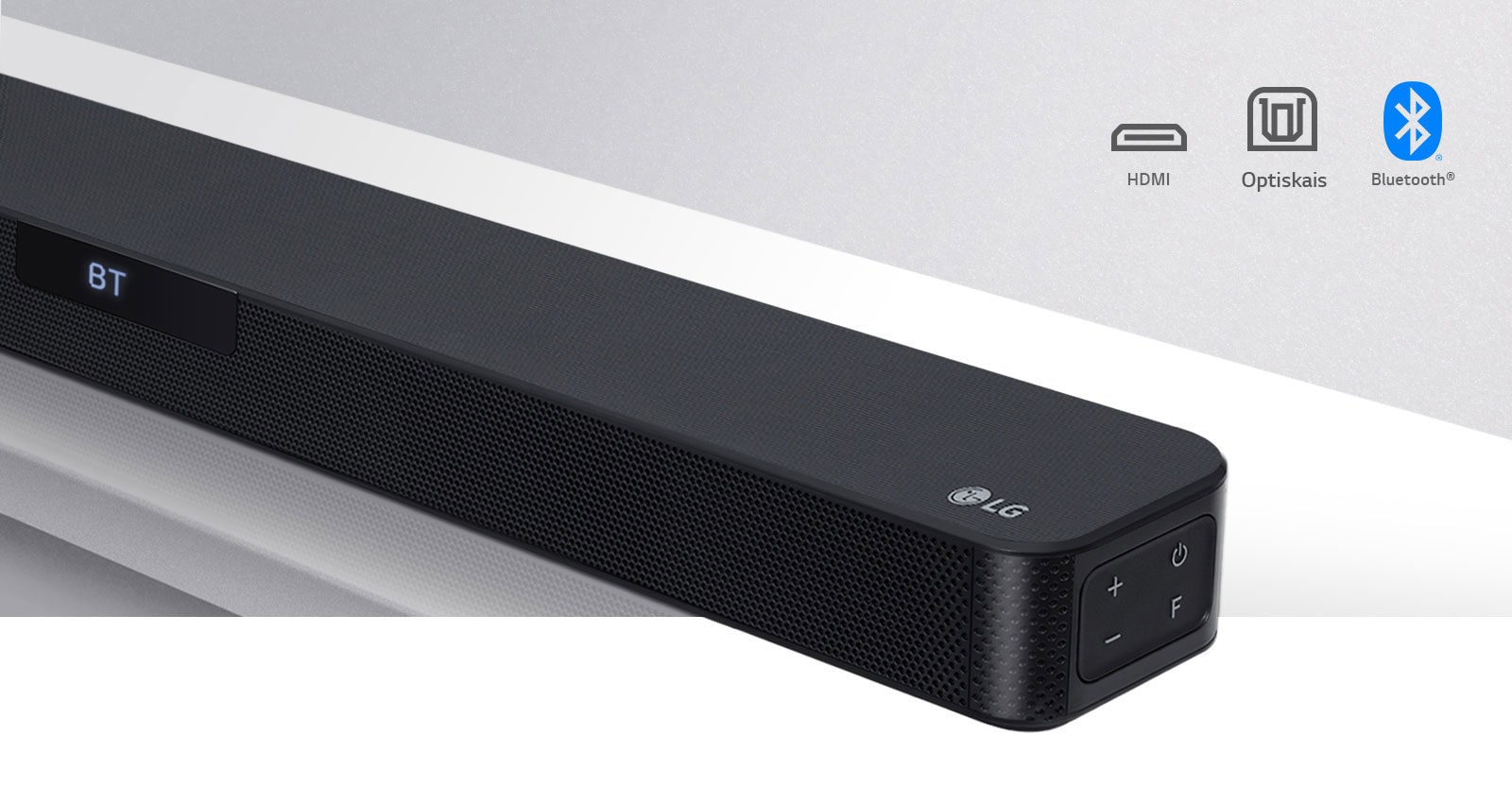 Pietuvinājumā LG skaņas joslas labā puse ar LG logotipu apakšējā labajā stūrī. Virs produkta redzamas savienojamības ikonas.