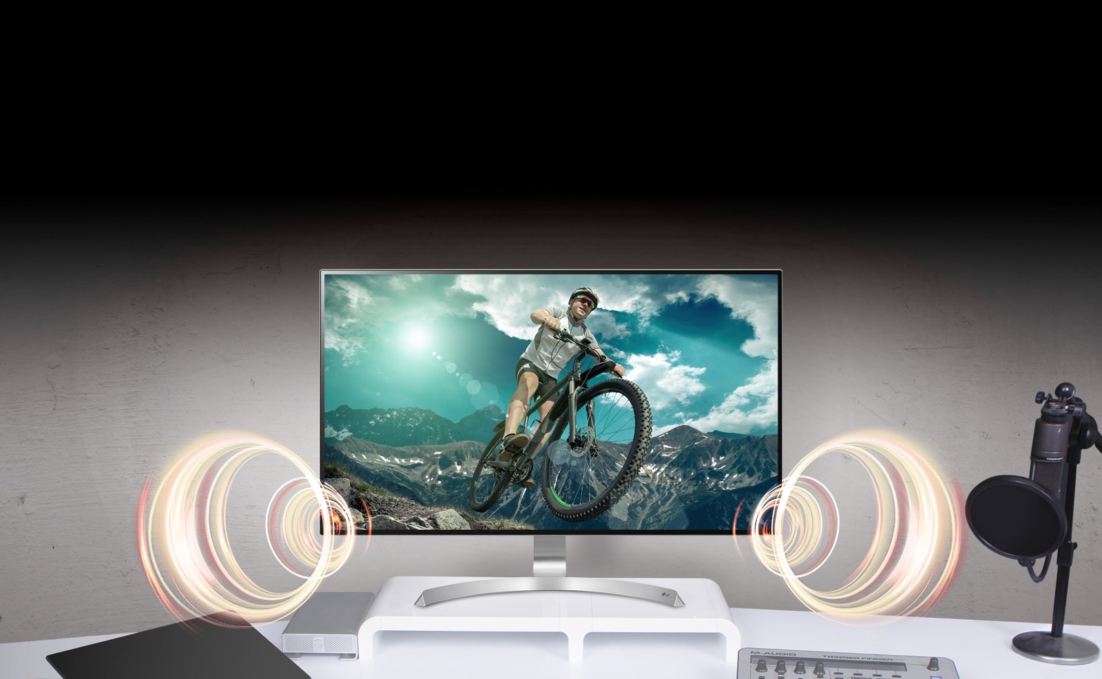 Daudzpusīga skaņa ar Rich Bass funkciju<br>1