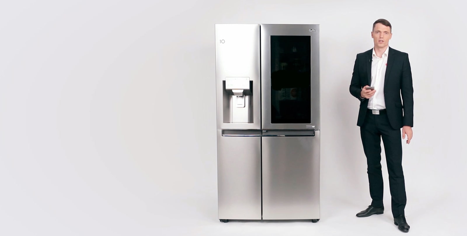 Skaties LG InstaView Door-In-Door video apskatu3