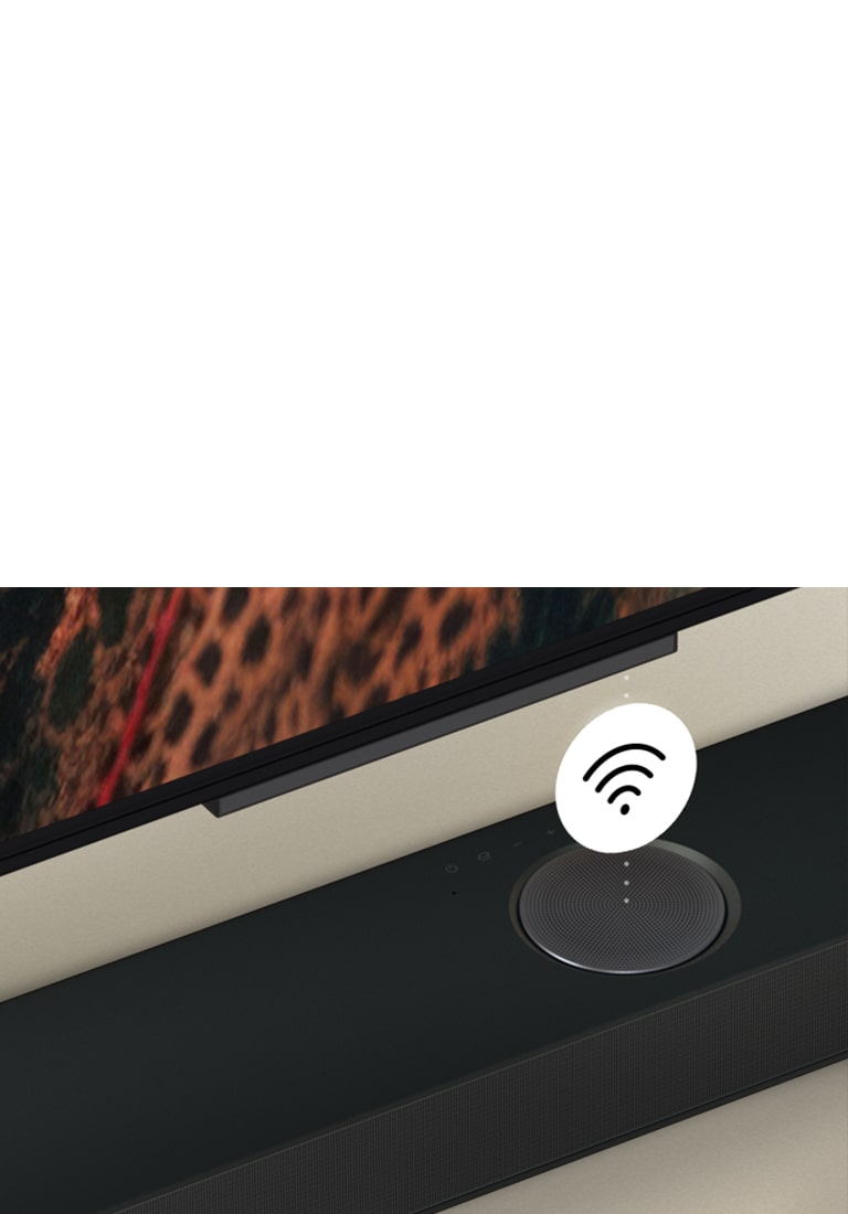 LG TV tuvplāns virs LG Soundbar ar WIFI simbolu, kas peld augšpusē.