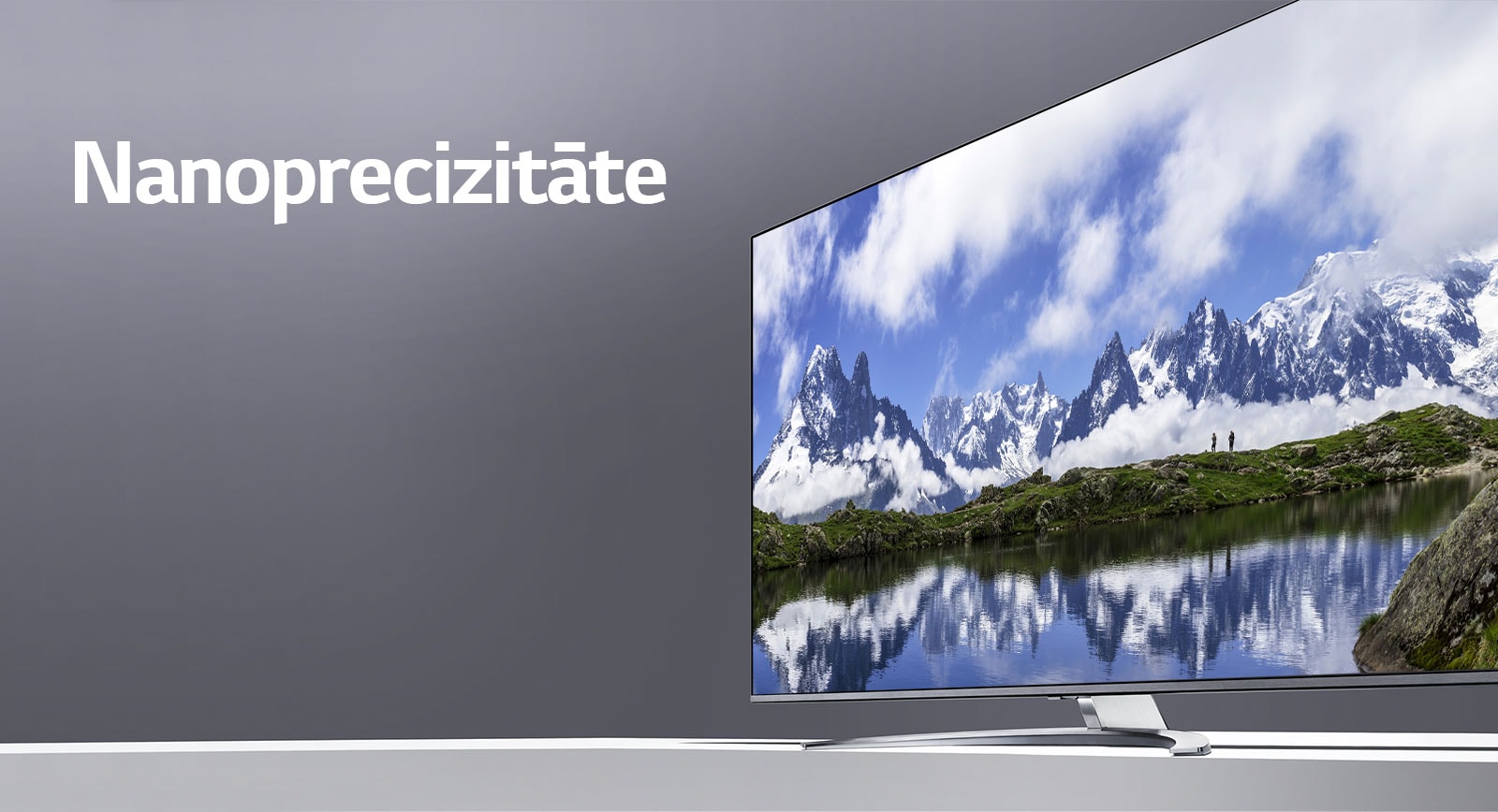 Pasakaina 8K realitāte  pie plata skatīšanās leņķa1