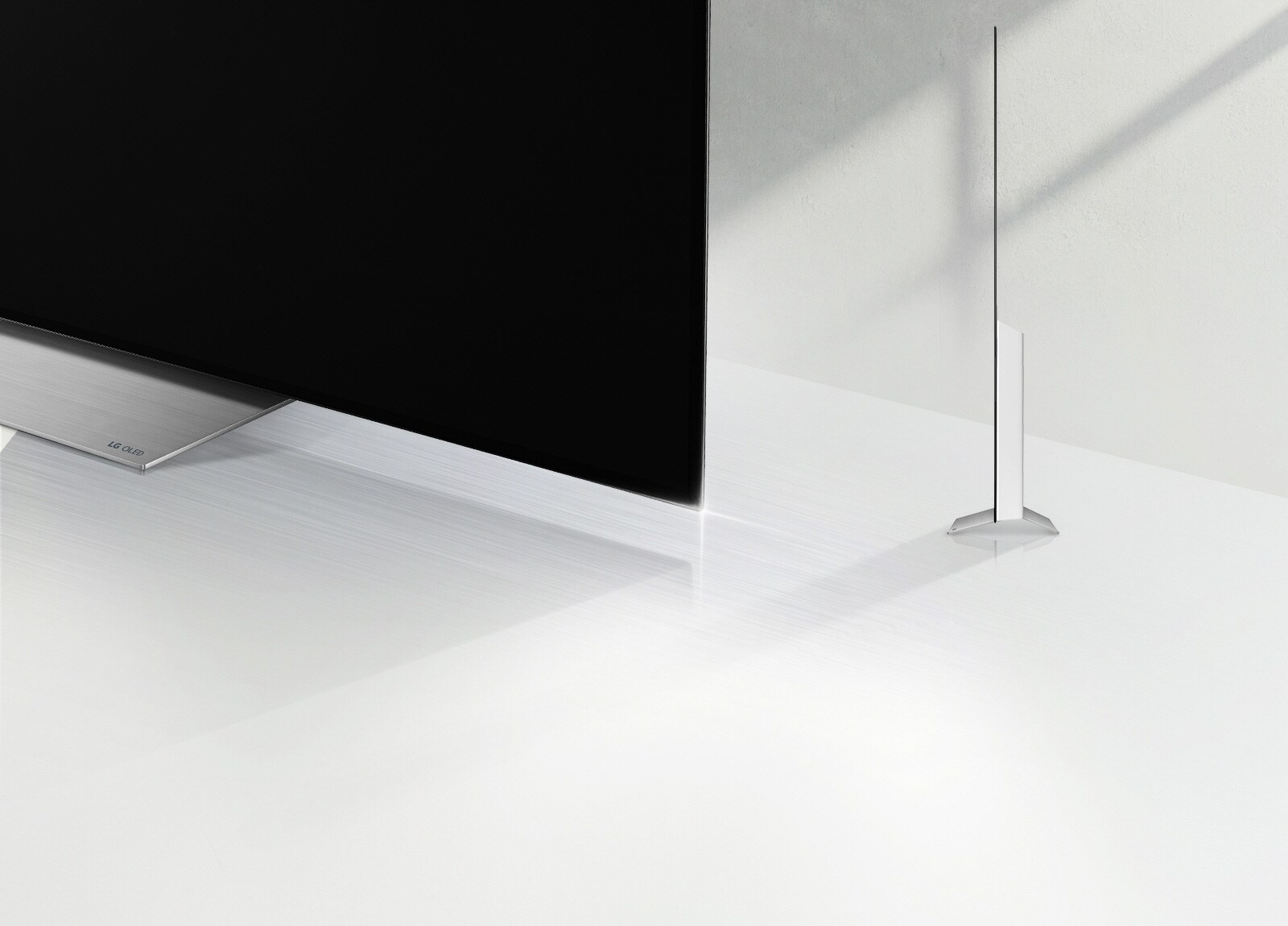 Ārkārtīgi plāns, lai iederētos jebkurā interjerā1