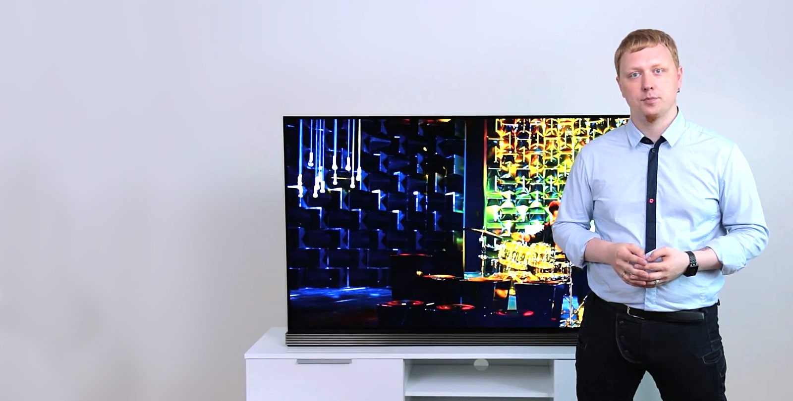 Skaties 4K OLED TV video apskatu3