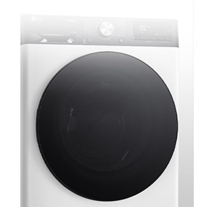 Tuvplānā redzams palielināts veļas mazgājamās mašīnas panelis, lai displejs būtu skaidri redzams.