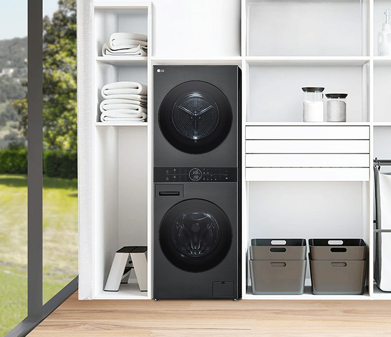 This is the wall of a room that looks like a utility room. Washtower is arranged in harmony with other furniture.