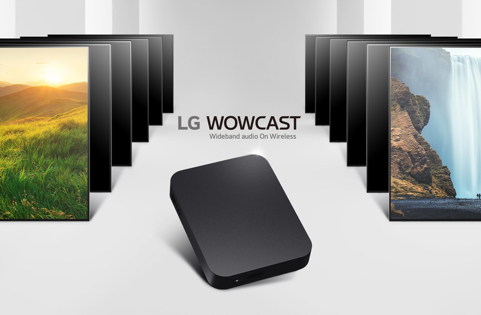 Gan kreisajā, gan labajā pusē rindā ir salikti vairāki televizori. Attēla vidū redzams WOWCAST produkts. LG WOWCAST produkta logotips ir novietots pa vidu virs produkta.
