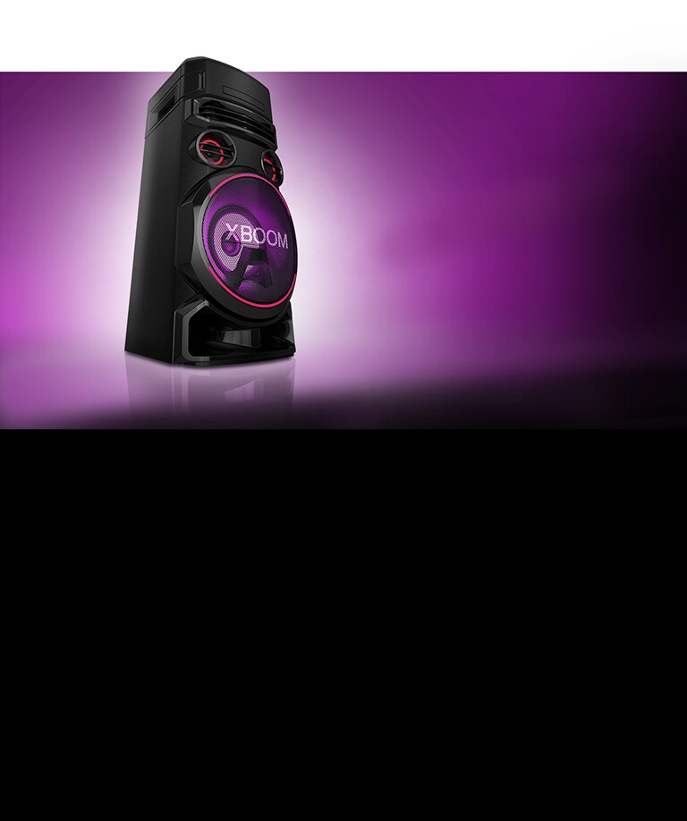 Skats no šaura leņķa uz LG XBOOM kreiso pusi uz violeta fona.  XBOOM gaismas arī ir violetā krāsā.