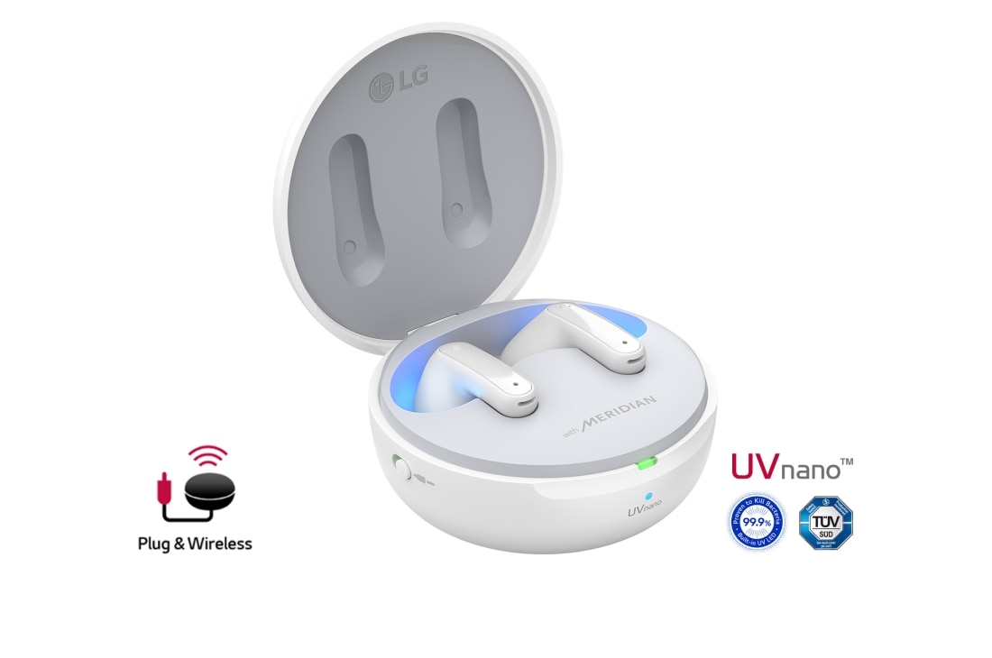 LG TONE Free UFP9W, Skats 15 grādu leņķī uz atvērtu futrāli ar ieslēgtu noskaņojuma apgaismojumu, kā arī UVnano un Plug & Wireless logotipu., TONE-UFP9W