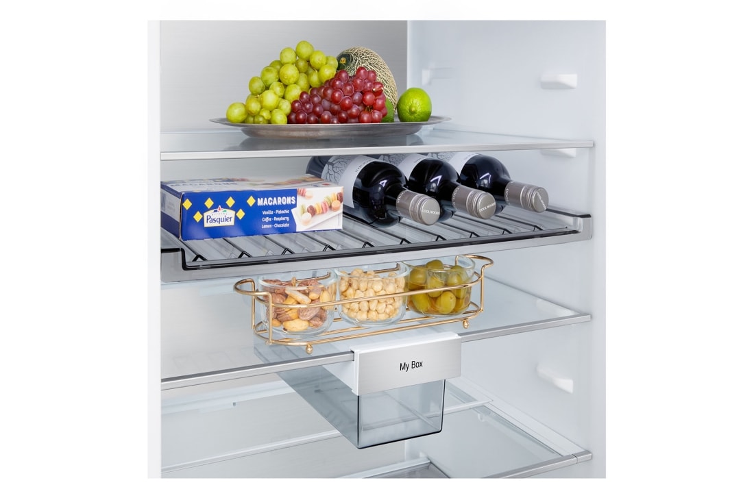 LG ledusskapis ar saldētavu apakšā | 2.03m | 375L | Sudraba | C klase | DoorCooling™ | Fresh Converter+™, LG ledusskapis ar saldējamo kameru apakšā (GBBS726AEV), iebūvēts bez atstarpēm siltas smilškrāsas sienā, ar baltām bultiņām, kas norāda uz augšējo un priekšējo virsmu, GBBS726AEV, thumbnail 6
