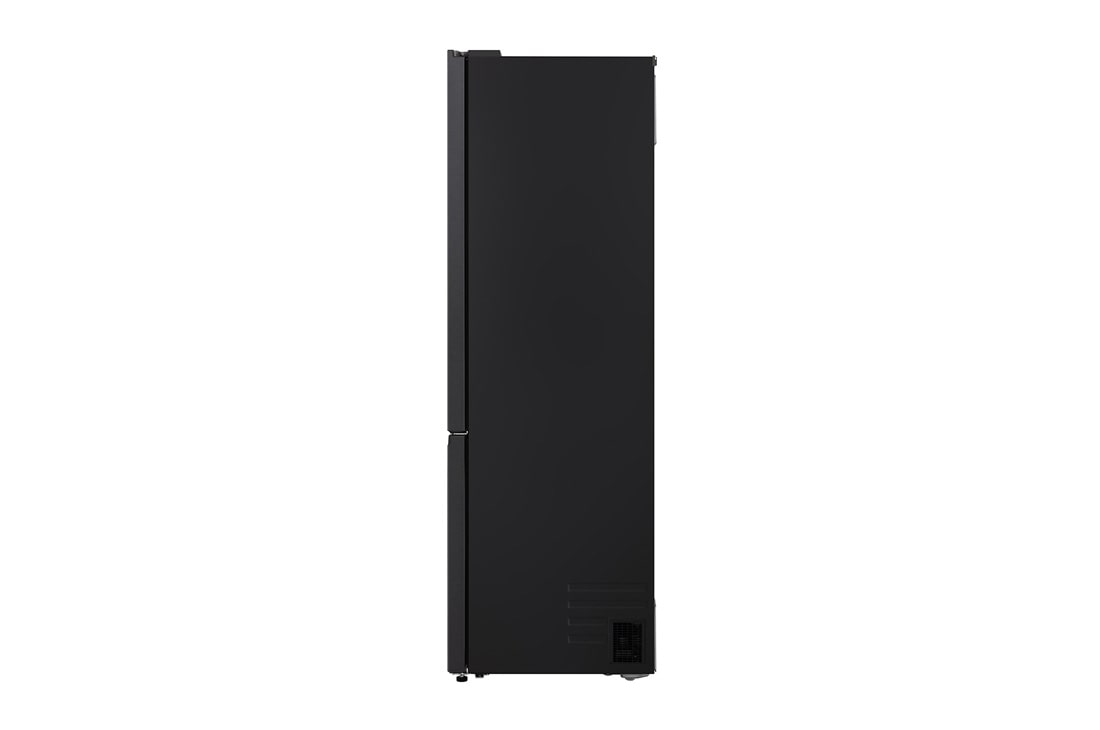 LG ledusskapis ar saldētavu apakšā | 2.03m | 375L | Melns | C klase | DoorCooling™ | Fresh Converter+™, LG ledusskapis ar saldētavu (GBBS726AEV), iebūvēts tumšbrūnā skapītī, kreisajā pusē redzams logs un dīvāns, bet labajā pusē&nbsp;– izlietne, GBBS524CEV, thumbnail 14