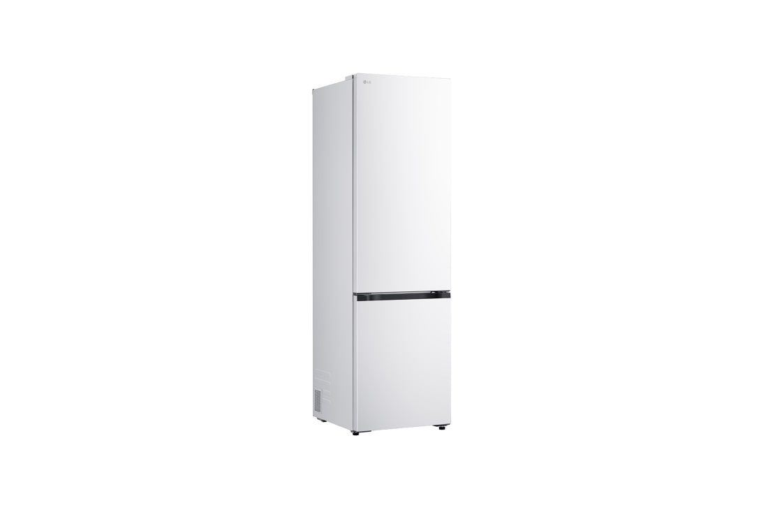 LG ledusskapis ar saldētavu apakšā | 2.03m | 375L | Balts | C klase | DoorCooling™ | Fresh Converter+™, LG ledusskapis ar saldētavu, iebūvēts tumšbrūnā skapītī, kreisajā pusē redzams logs un dīvāns, bet labajā pusē&nbsp;– izlietne, GBBS322CSW, thumbnail 14