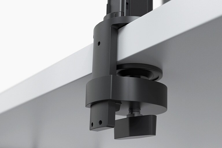 C veida stiprinājuma un pievilcēja izmantošana