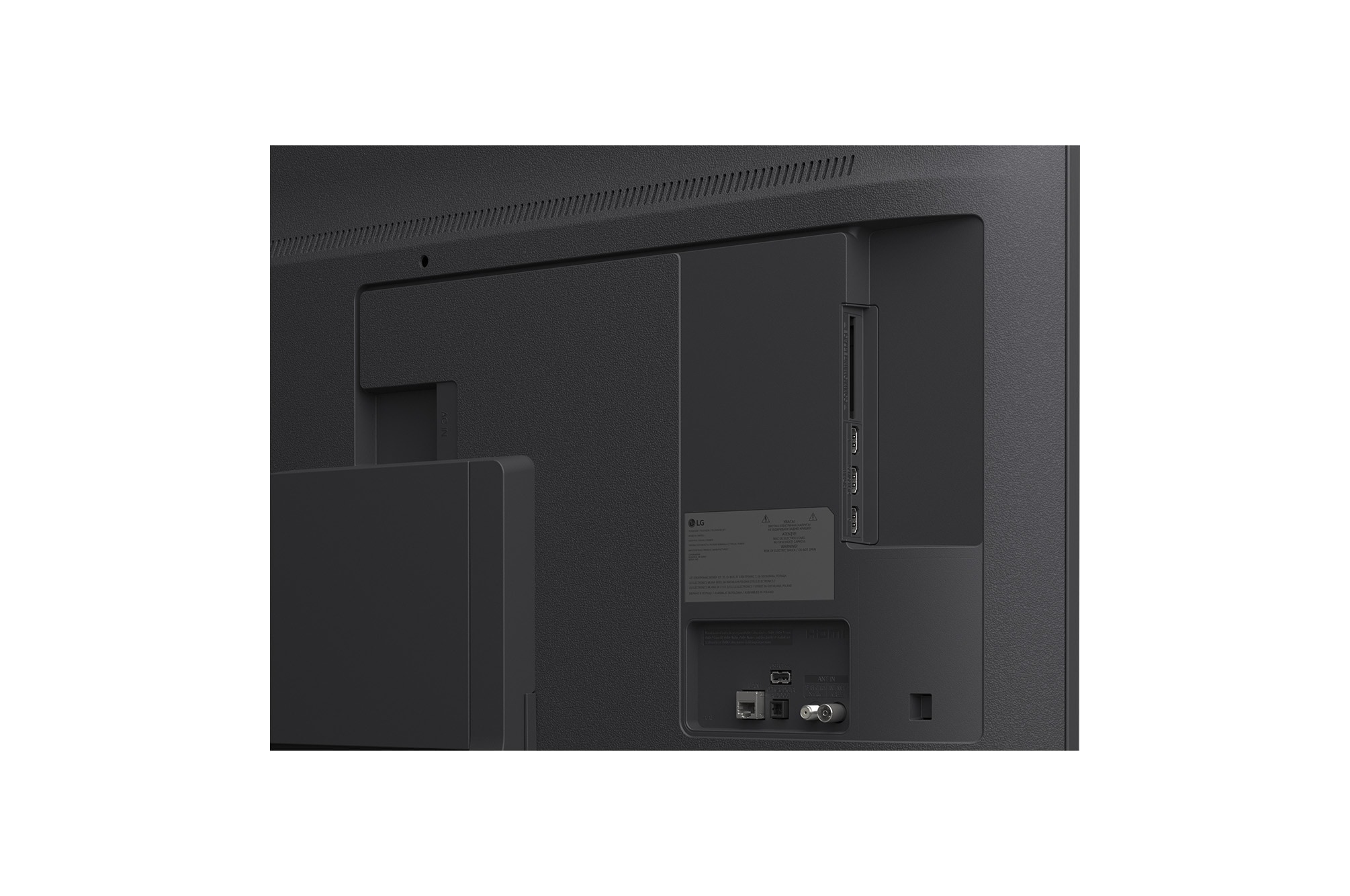 LG 55&nbsp;collu LG QNED evo AI Mini-LED 4K viedtelevizors 2026, LG QNED evo AI QNED82 Mini LED ar Ultimate Gameplay rāda dzīvīgu, ātrgaitas sacīkšu ainu ar izplūdušu salīdzinājuma skatu, izceļot Motion Booster 288 un vienlaikus atbalstot 144Hz, VRR, AMD FreeSync, , 55QNED83B3A, thumbnail 11