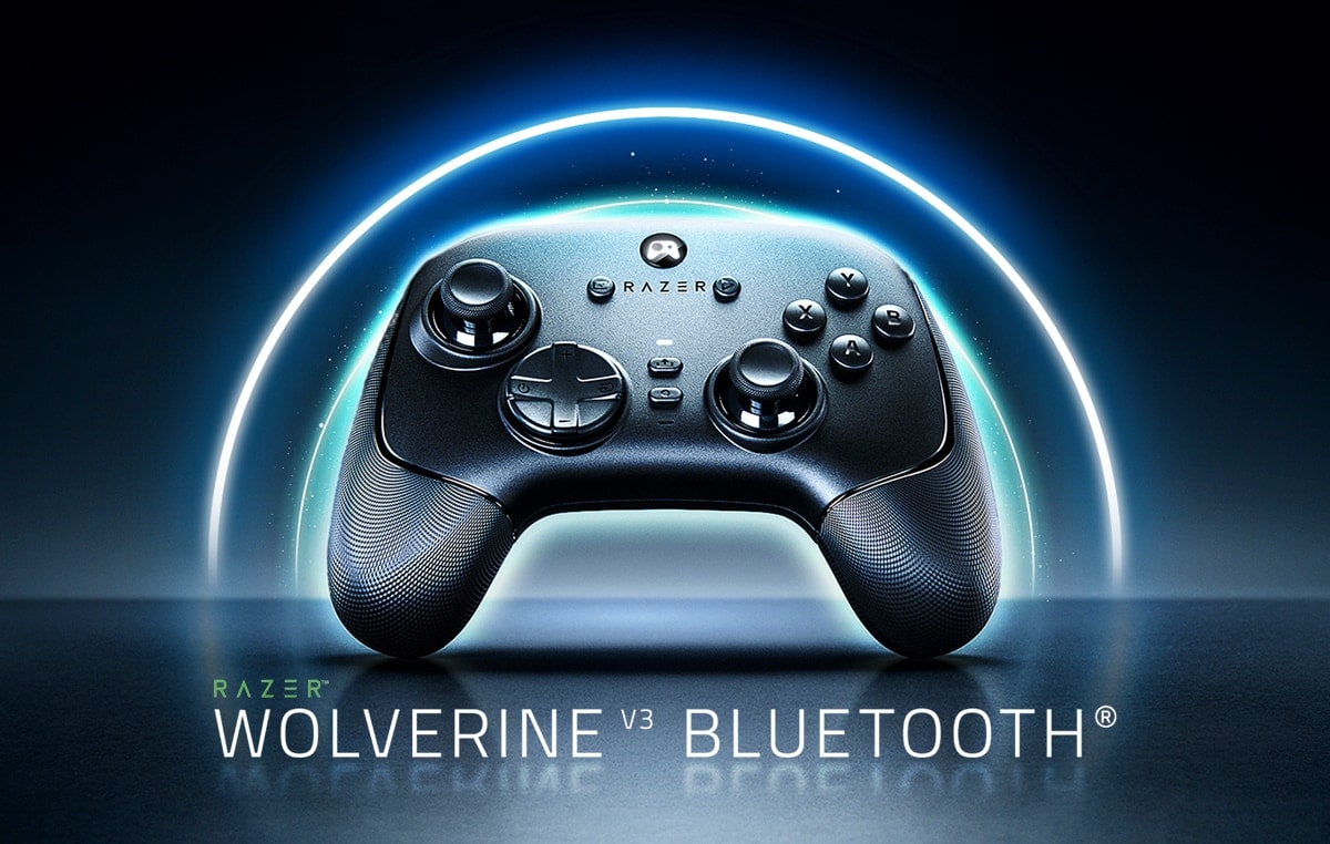 LG QNED evo AI QNED82 Mini LED ar Bluetooth īpaši zemā latentuma risinājums ekrānā rāda bezvadu spēļu kontrolieri ar apzīmējumu „Razer Wolverine V3 Bluetooth", norādot uz optimizētu Bluetooth kontrolieru atbalstu ātras reaģēšanas spēlēšanai.