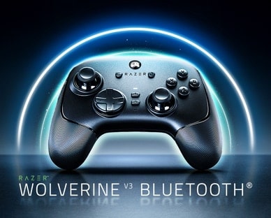 LG QNED evo AI QNED82 Mini LED ar Bluetooth īpaši zemā latentuma risinājums ekrānā rāda bezvadu spēļu kontrolieri ar apzīmējumu „Razer Wolverine V3 Bluetooth", norādot uz optimizētu Bluetooth kontrolieru atbalstu ātras reaģēšanas spēlēšanai.