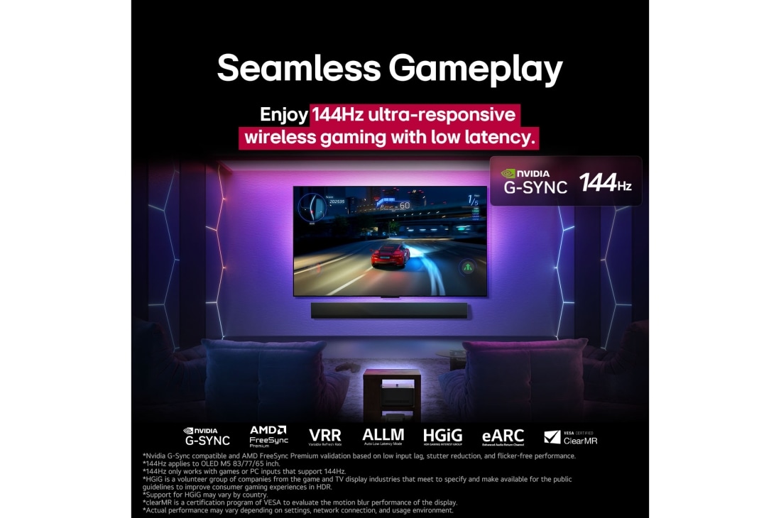 LG 83 collu LG OLED evo AI M5 4K viedtelevizors OLED83M5 ar 144 Hz bezvadu video un audio pārsūtīšanu, LG OLED M5 TV, kura ekrānā tiek spēlēta spēle, kas demonstrē vienmērīgu un nevainojamu spēli. Zero Connect Box var redzēt, taču tas labi saplūst kopā ar telpu. Ir redzami spēļu sertifikāti. Tekstā pie, OLED83M59LA, thumbnail 5
