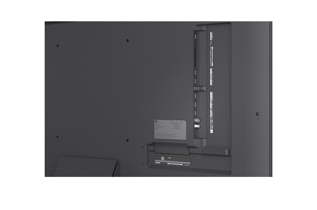 LG 55 collu LG QNED evo AI Mini-LED QNED87 4K viedtelevizors 2026, LG QNED evo AI QNED85 Mini LED ar Super Slim Design tehnoloģiju piestiprināts pie sienas gaišā, atvērtā tipa dzīvojamā telpā un saplūst ar interjeru, ekrānā rādot izteiktu ģeometrisku abstraktu māksla, 55QNED87B3A, thumbnail 13