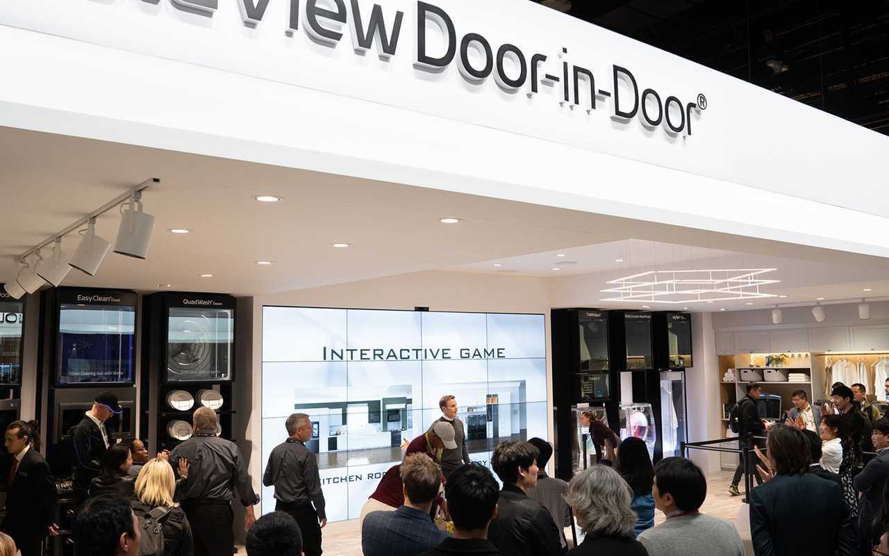 ar-lv-ces-2019-smart-home-systems-door-in-door.jpg