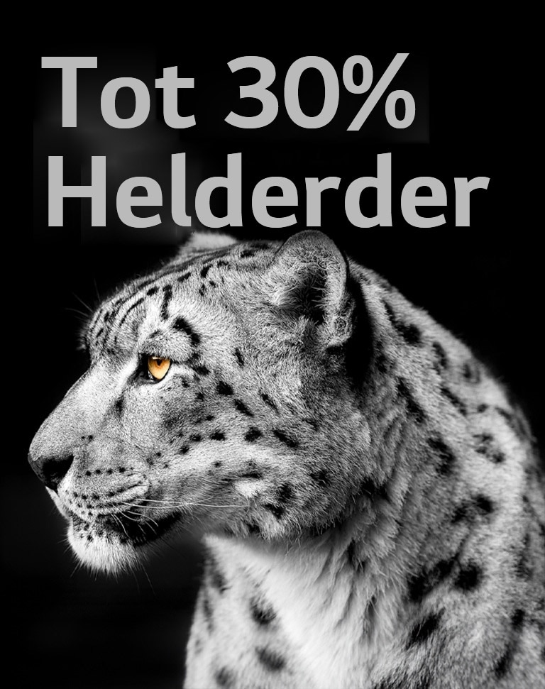 Een witte luipaard laat de zijkant van zijn gezicht zien aan de linkerkant van het beeld. De woorden “Up to 30% brighter” (Tot 30% helderder) worden links weergegeven.