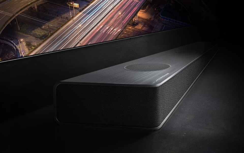 Een draadloze LG soundbar die demonstreert hoe je een soundbar instelt