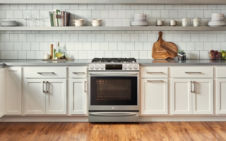 De Instaview Oven in een keuken, geïntroduceerd door LG op de CES 2021