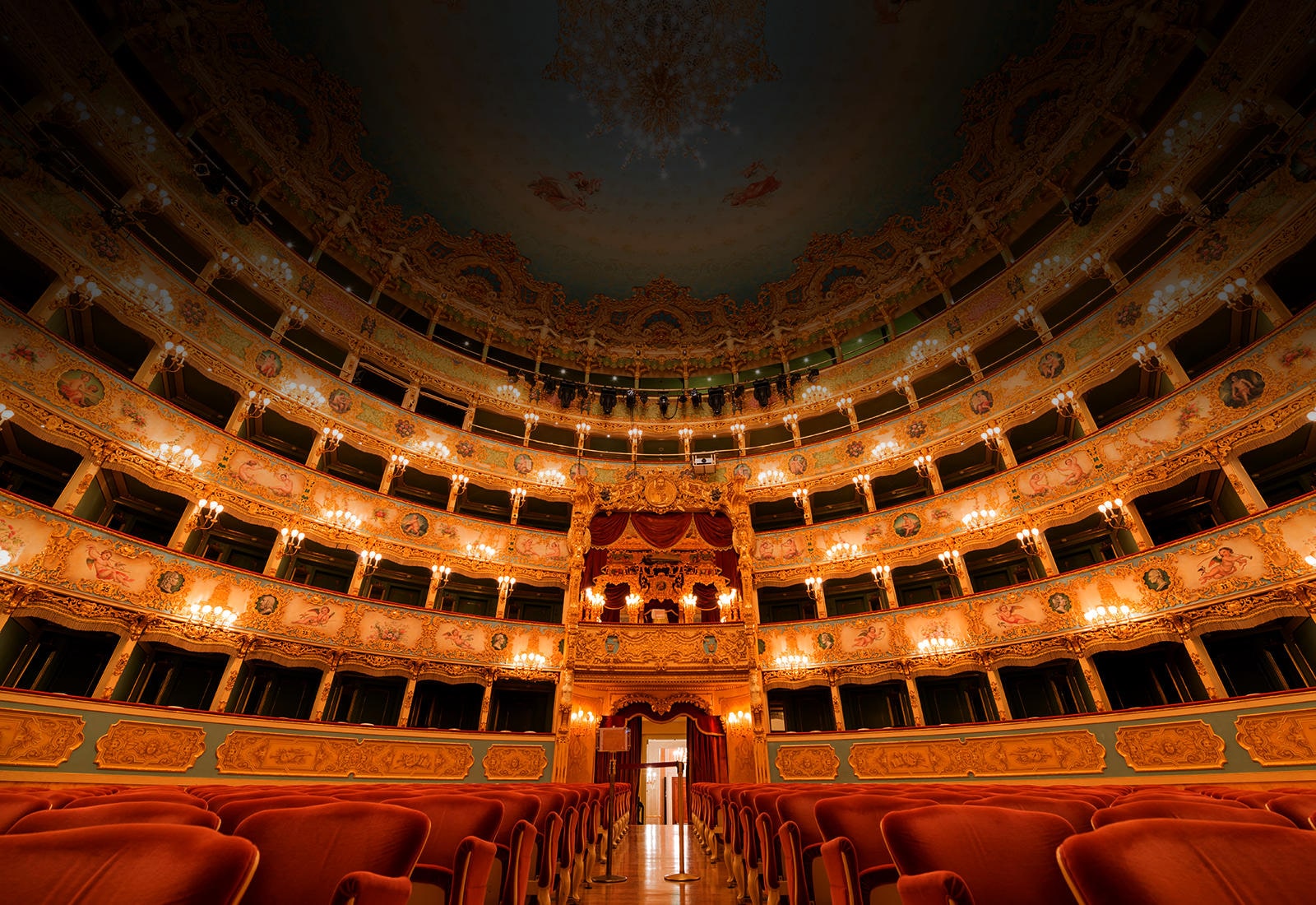 Transporterer deg til en live-forestilling1