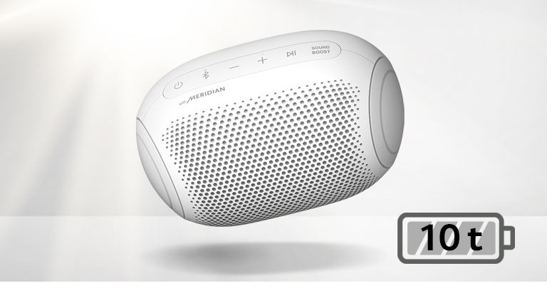 LG XBOOM Go er vippet til venstre og svever i luften.