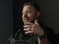 Dette er et bilde av den LA-baserte fargespesialisten John Daro. 