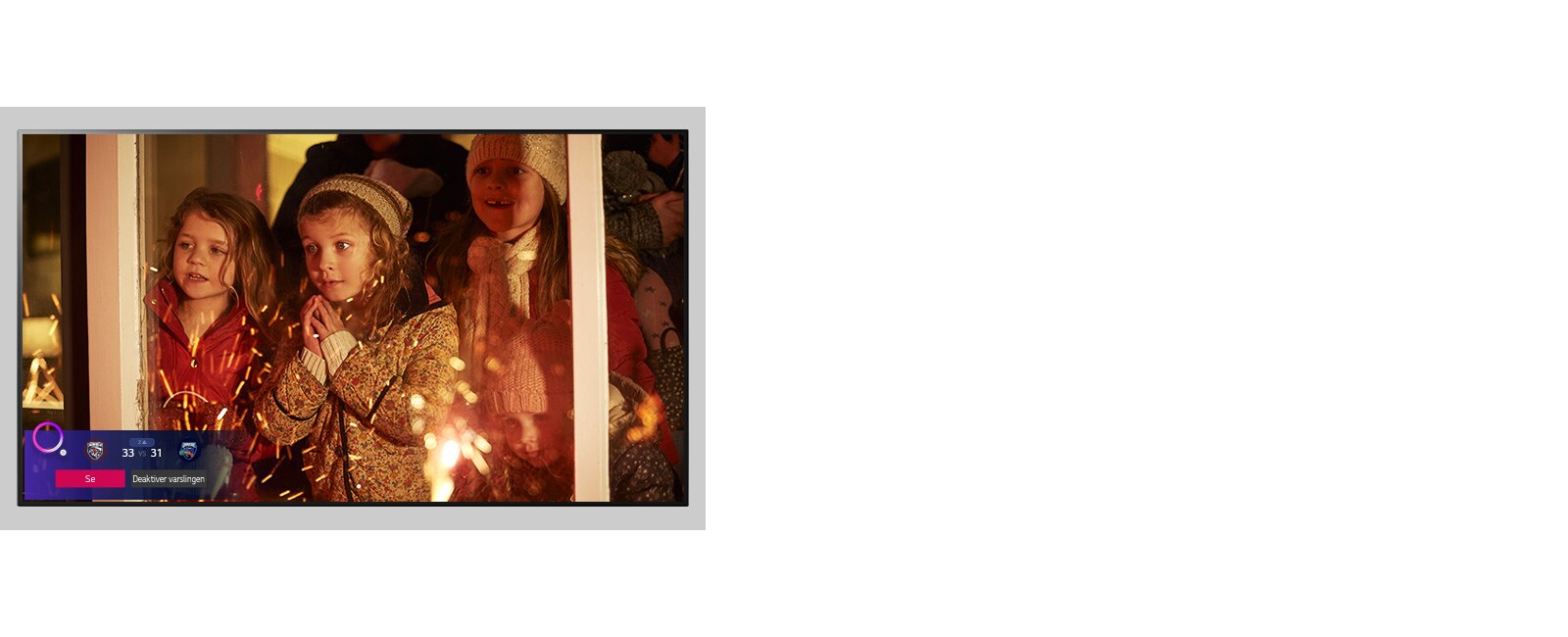 TV-skjerm som viser en scene fra en julefilm med Sports Alert