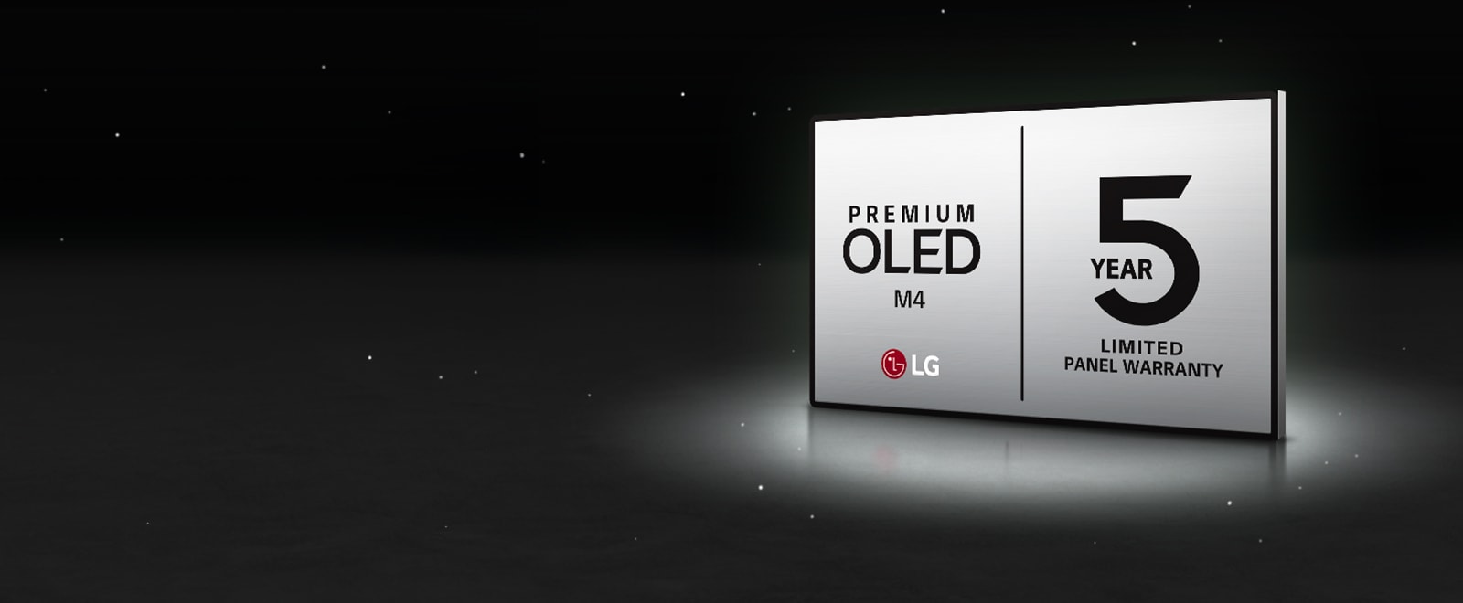 LG OLED Care+ ja 5 Year Panel Warranty (5 vuoden paneelitakuu) -logo mustaa taustaa vasten.
