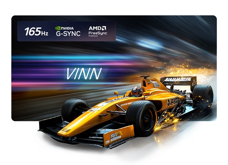 LG OLED evo AI G6 for uovertruffen spillopplevelse i 4K 165Hz viser et høyhastighets racingspill med en gul bil med åpne hjul i bevegelse, fet «WIN»-tekst på skjermen og NVIDIA G-SYNC- og AMD FreeSync Premium-logoer øverst. 