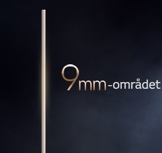 LG OLED evo AI W6 Wallpaper TV med Wallpaper-design i 9 mm-området fremhever sin ultratynne sideprofil mot en mørk bakgrunn, og understreker sømløs integrering i rommet gjennom sin bemerkelsesverdig tynne form.