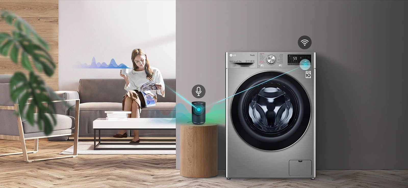 En kvinne som sitter på sofaen og drikker te og forteller hva vaskemaskinen skal gjøre gjennom AI-høyttaleren.
