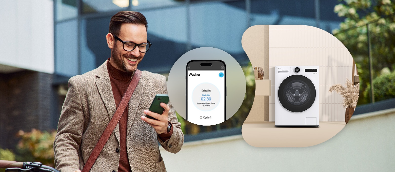 En mann smiler mens han ser på smarttelefonen sin som viser LG ThinQ-appen, med en LG hvit frontmatet vaskemaskin med tørketrommel (WHX9516TLC) vist til høyre i et beige interiørmiljø.