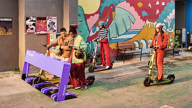 Bilde av folk som tester et produkt.