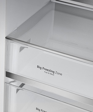 Interiøret øverst i kjøleskapet vises med et tydelig, men mykt LED-lys.