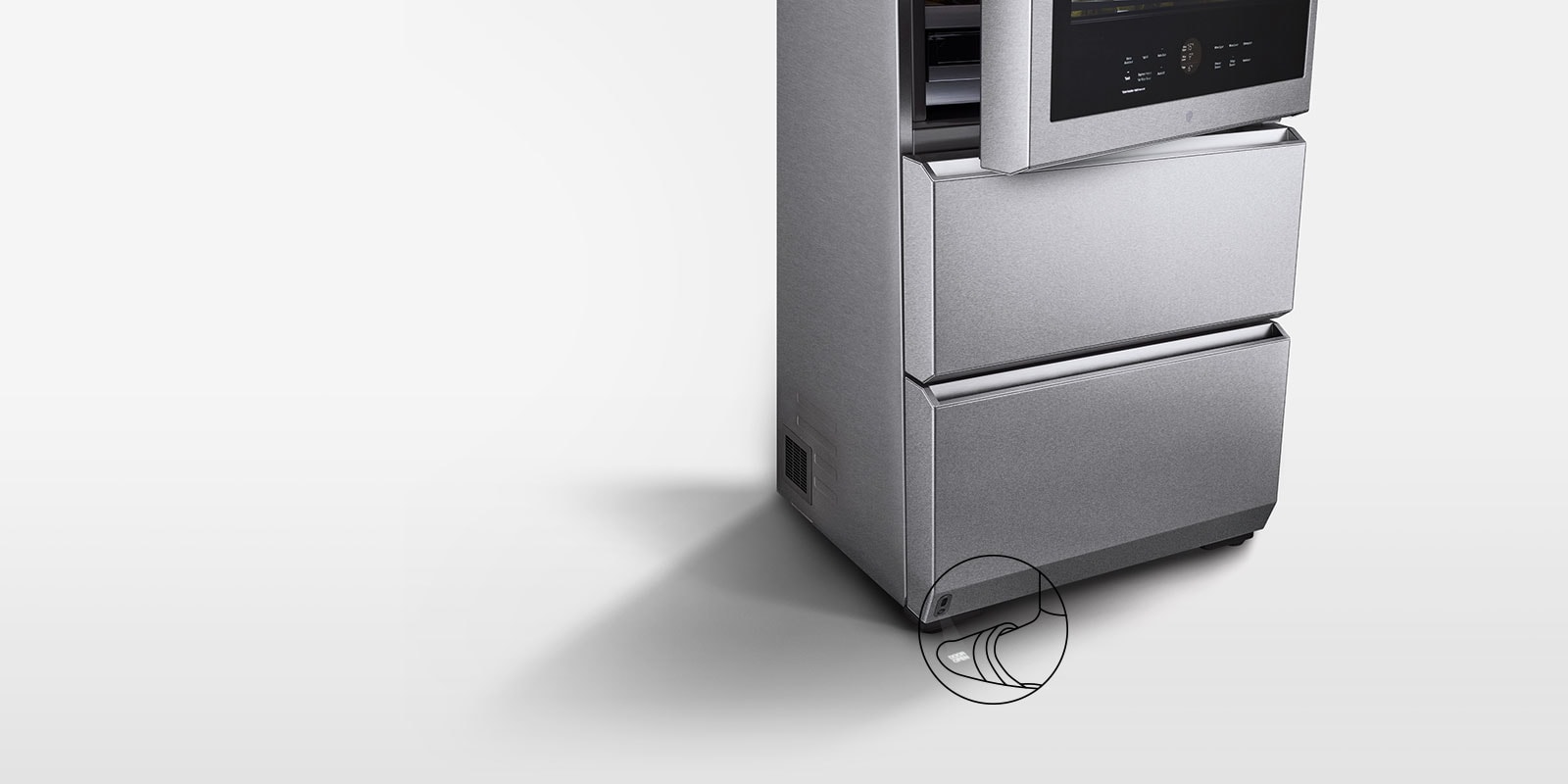 LG SIGNATURE-vinskapets dør åpnes automatisk.