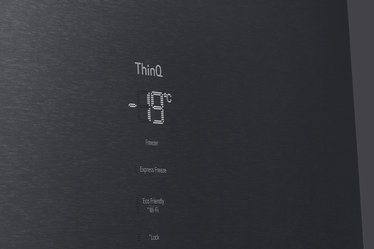 De metalliske berørings-knappene vises i bildet og er merket “Metal Touch Display”.